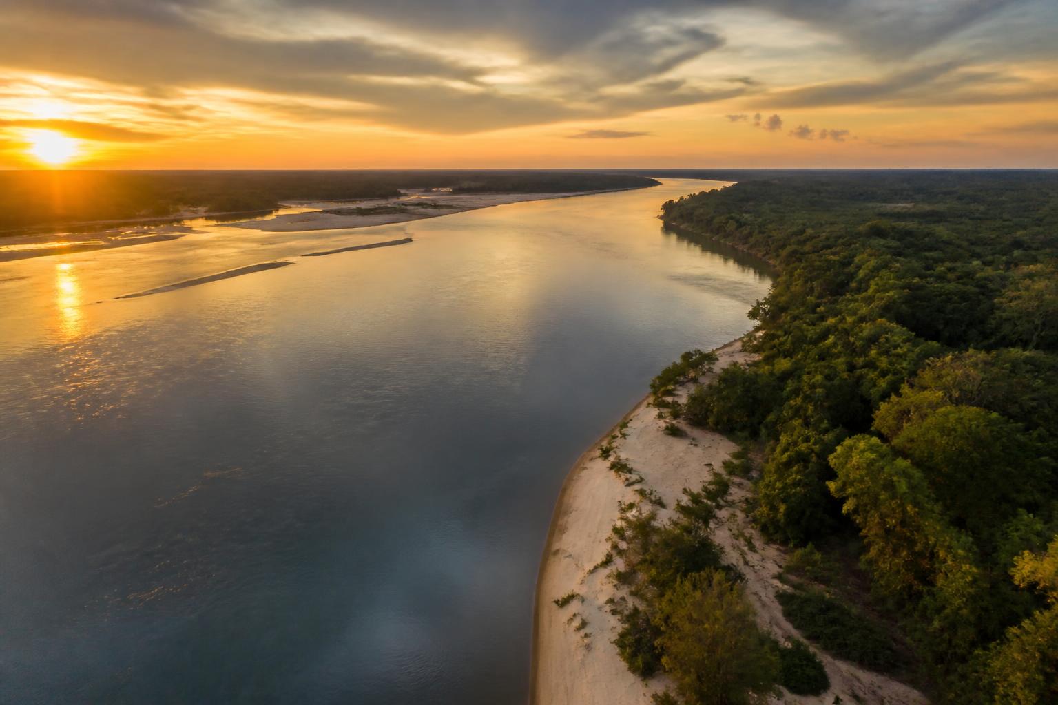 Pôr do sol no Rio Araguaia — Condomínio do Tarzan
